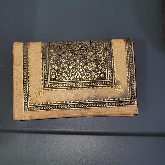 Handbags - Wallet - Gold Rare & Unique From Italy 🇮🇹 VINTAGE
